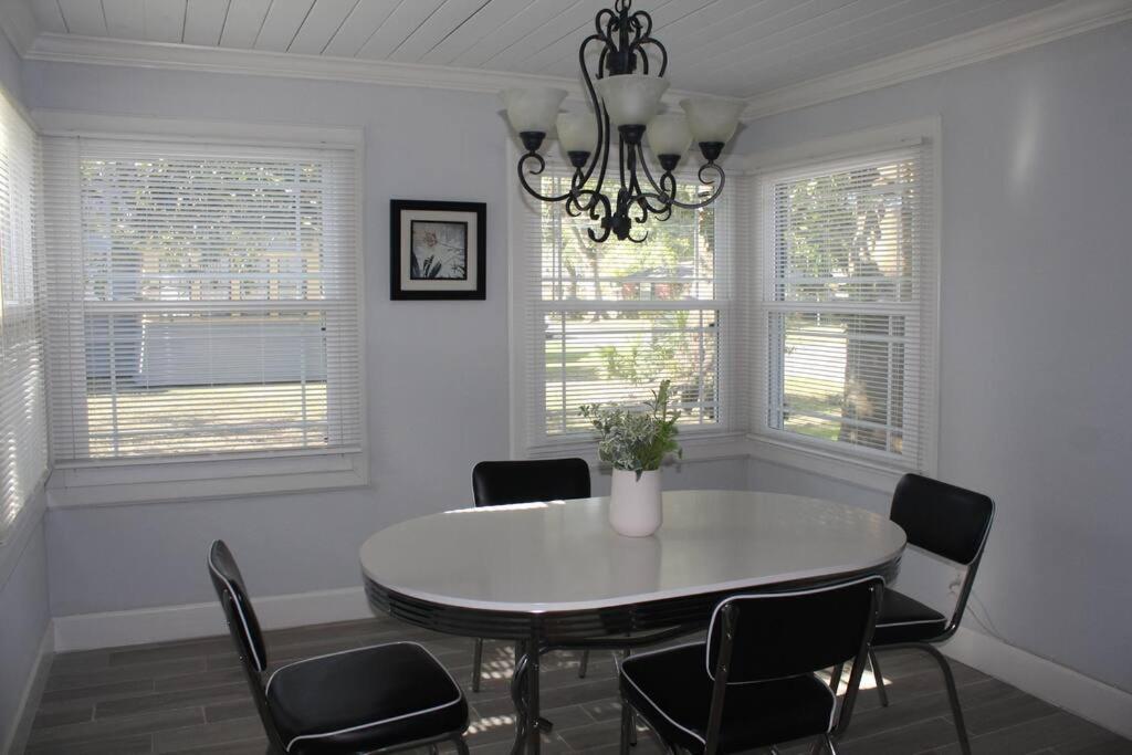 ☆The Oasis In Murray Hill☆ -Sleeps 8- Wifi- Cozy 잭슨빌 외부 사진